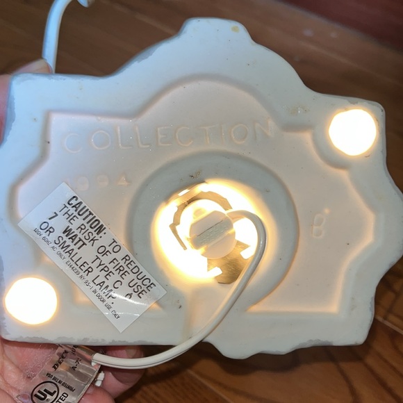 1994 collection grand hotel ceramic lighted house - Picture 5 of 10